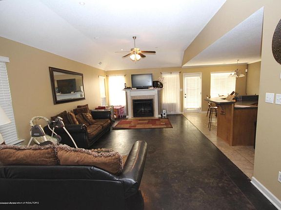 2nd image of 2743 Mariah Ln