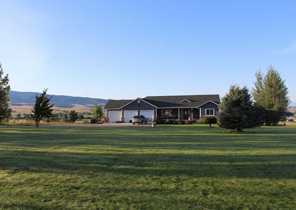 1st image of 643 Crooked Creek Dr
