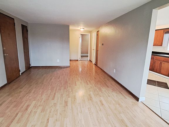 4th image of 602 Academy St APT 2