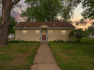 813 Carlton Ave, Faribault, MN 55021