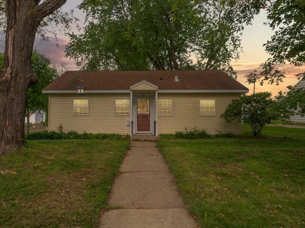 813 Carlton Ave, Faribault, MN 55021