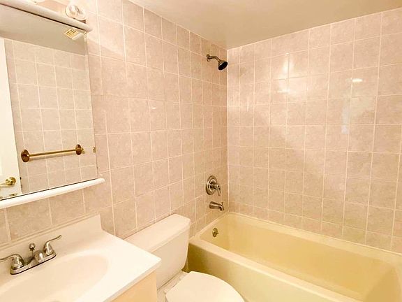5th image of 31-22 46th St