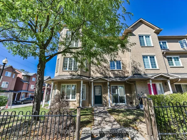 5 Saint Moritz Way #6, Markham, ON L3R 4E8