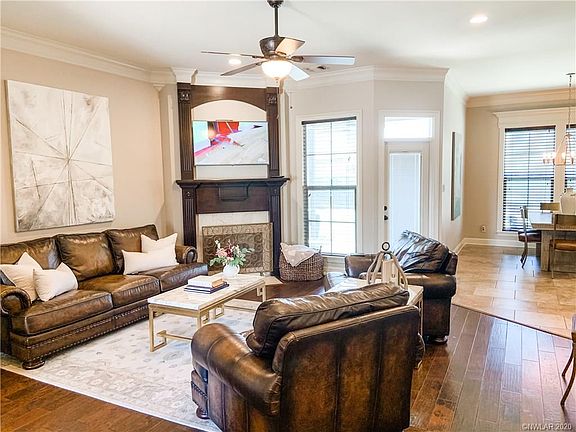 2nd image of 564 Chinquipin Dr
