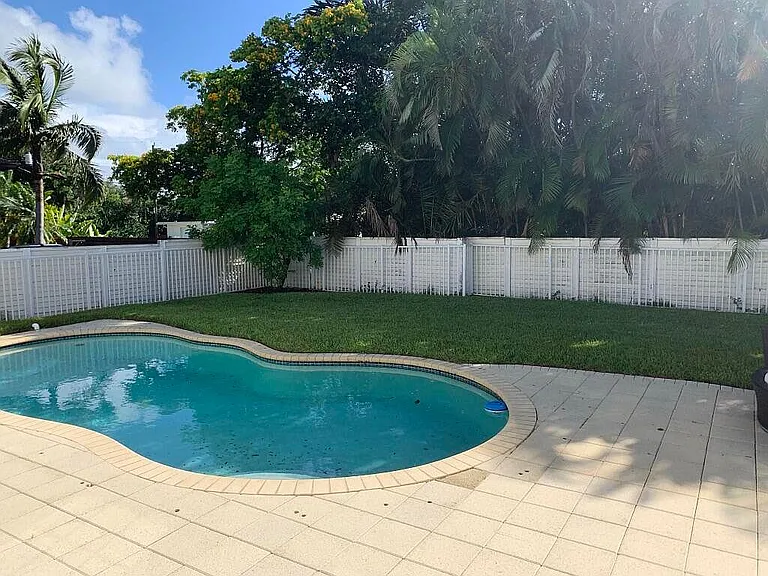 2200 SW 13th Ave — Photo 15