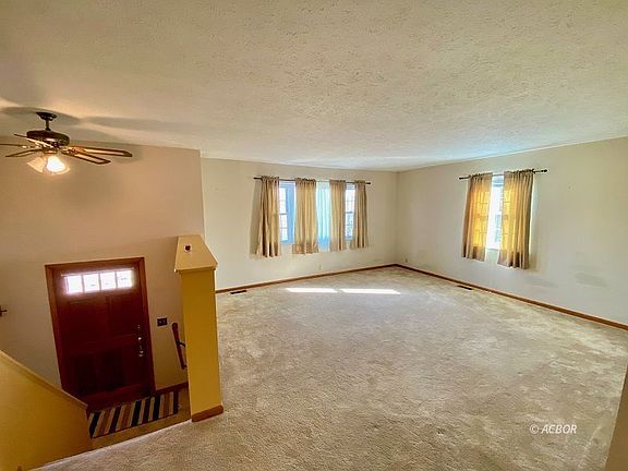 5th image of 229 Circle Dr