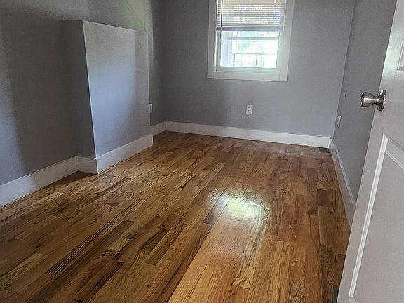 5th image of 104-52 164th St #2
