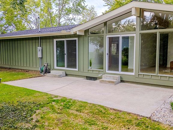 5th image of 669 Fairway Dr