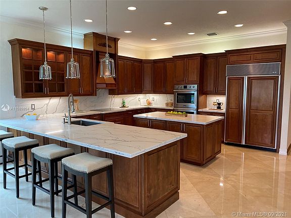 4th image of 10416 Canterbury Ct