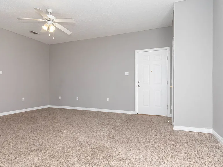 South Palm Villas — Photo 14