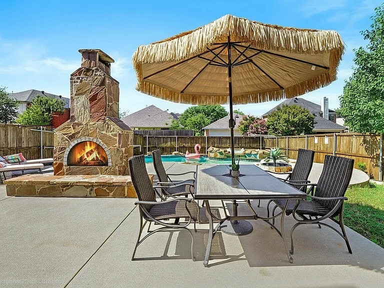 1531 Home Park Dr — Photo 6