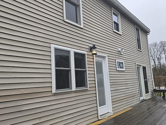 4th image of 15 Lafayette Ter #B