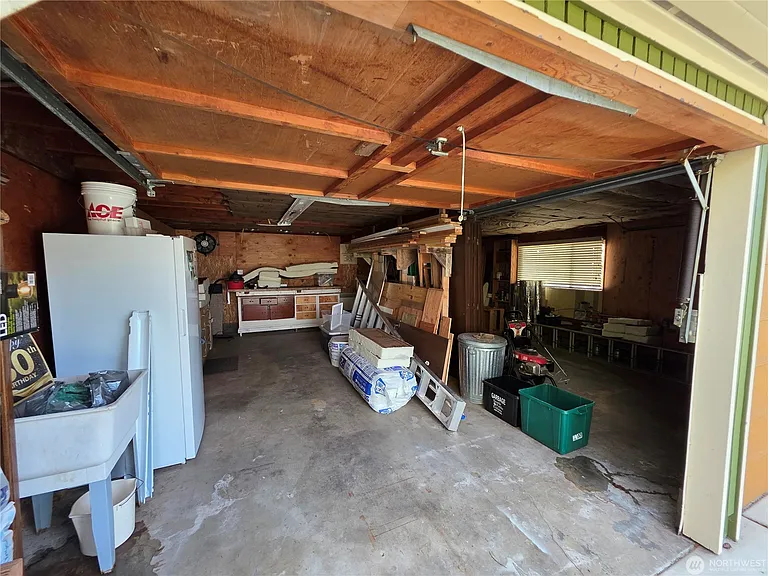 1577 Country Club Dr — Photo 33