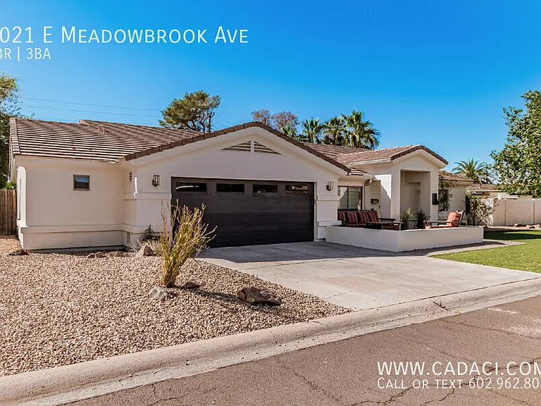 3021 E Meadowbrook Ave — Photo 3
