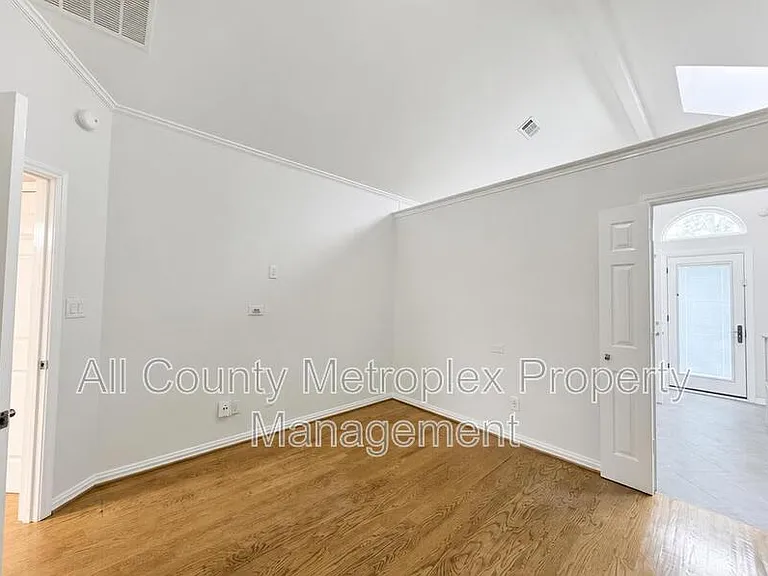 6015 Willow Wood Ln — Photo 8
