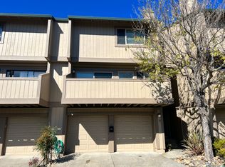 17 Columbine Ln, Novato, CA 94947