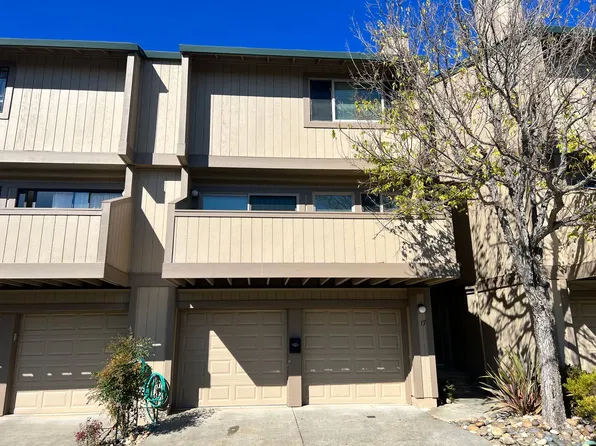 17 Columbine Ln, Novato, CA 94947