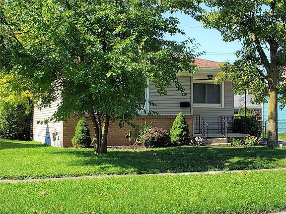 4th image of 220 Bissell Ave