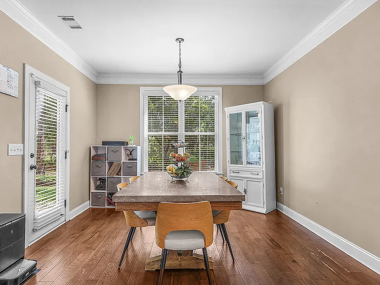 113 Greystone Dr — Photo 18