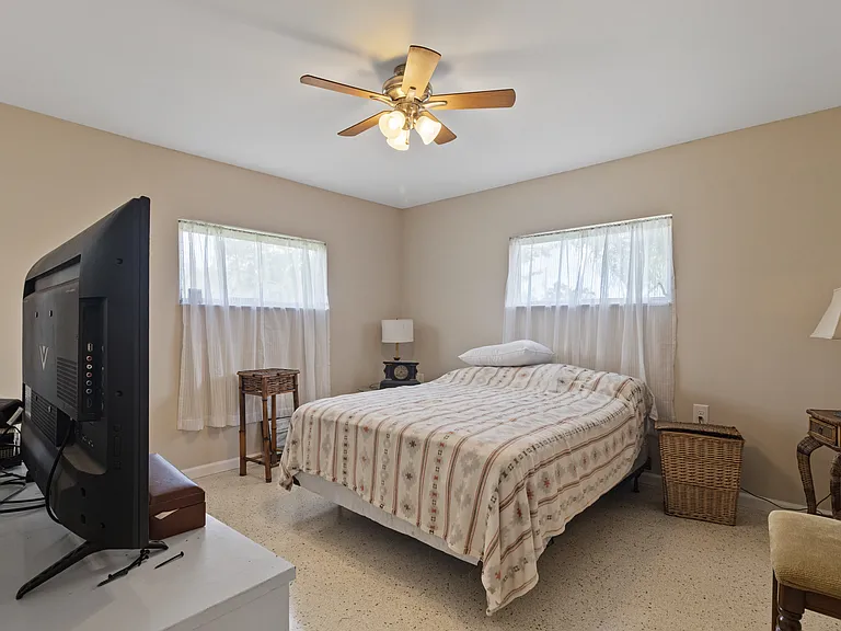 4020 Palm Dr — Photo 16