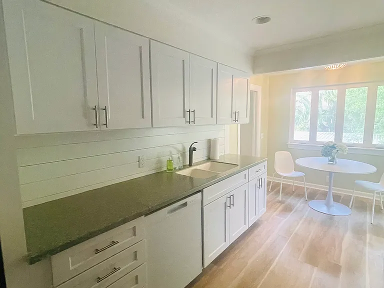 Kitchen and breakfast room