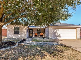329 Indian Blanket Dr, Burleson, TX 76028
