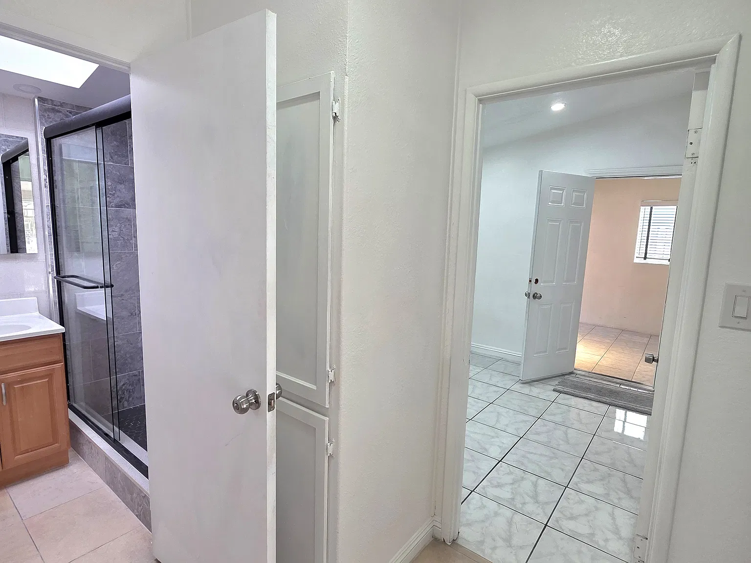 12402 Darnell St — Photo 4