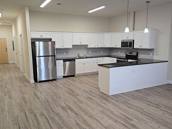 2nd image of 34 Frederick St #202