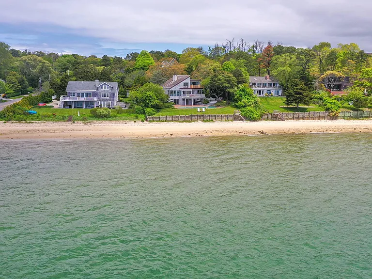 4 Peconic Rd — Photo 33