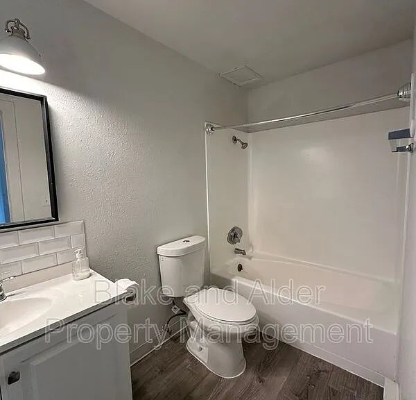 834 SE 42nd Ave — Photo 11