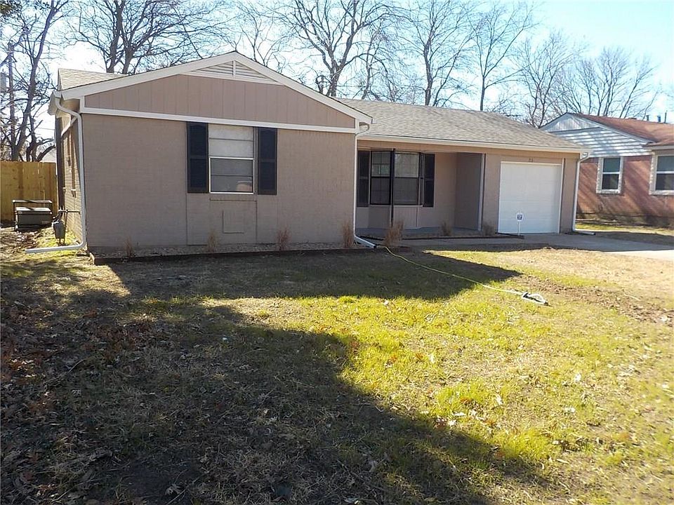 1st image of 713 Cranbrook Ln