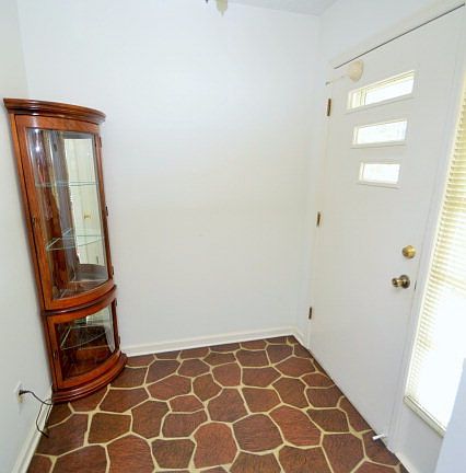 3rd image of 831 Edisto Ave