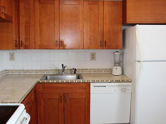 2nd image of 1401 NE Miami Gardens Dr APT 994
