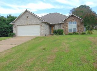 132 Chronicles Dr, Medina, TN 38355