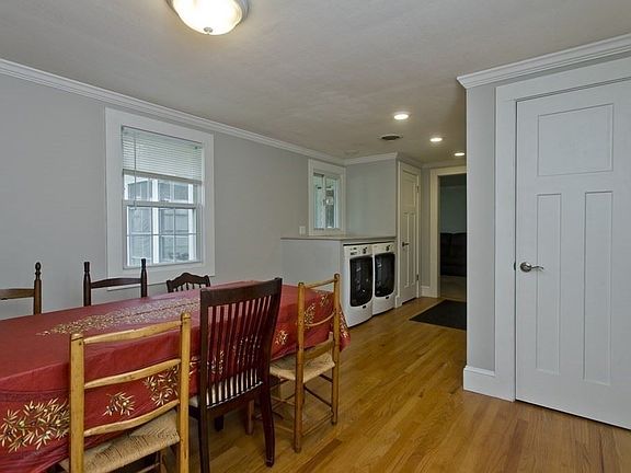 5th image of 30 Endicott St