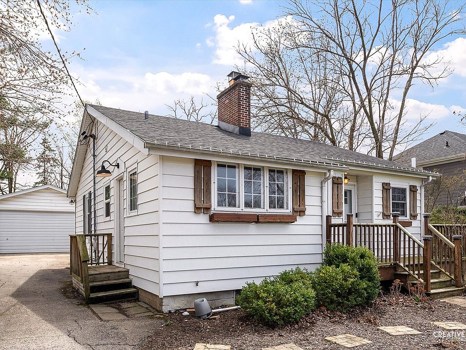 2nd image of 11001 Carpenter St