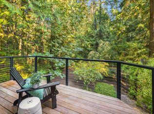 6562 NE Koura Rd, Bainbridge Island, WA 98110