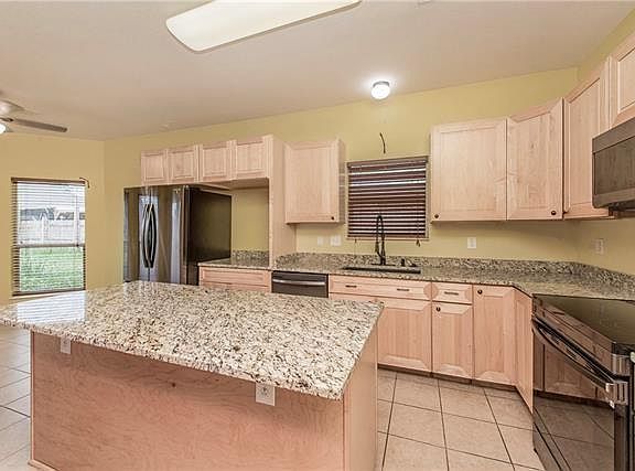 5th image of 30385 Dawson Ln