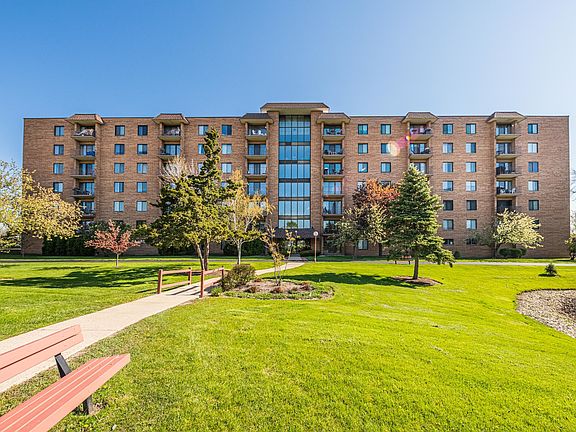 2nd image of 1717 W Crystal Ln Unit 403