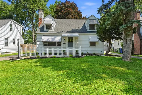 262 E Beaumont Rd Photo 1