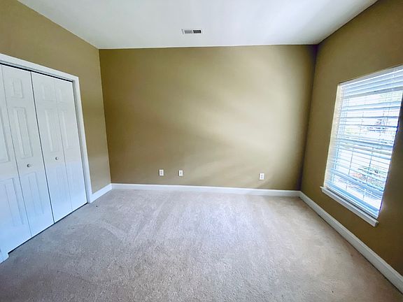 Right bedroom_04112023
