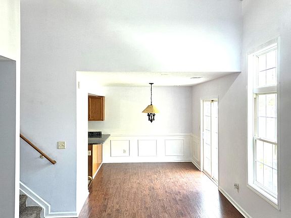5th image of 133 River Run Ct