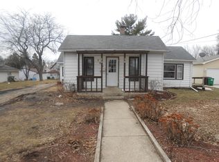 706 W Washington St, Harvard, IL 60033