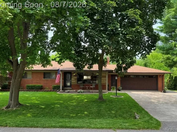 7481 Flickinger Dr, Shelby Township, MI 48317