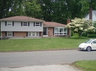 29 Longfellow Rd, Holyoke, MA 01040