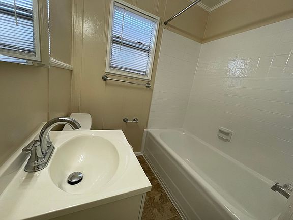 4th image of 5018-5024 1/2 Cape May Ave #5024