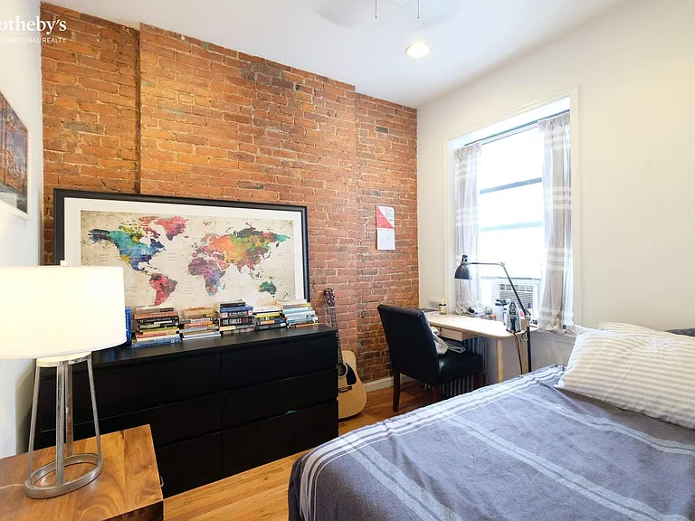 744 9th Ave #5R — Photo 8