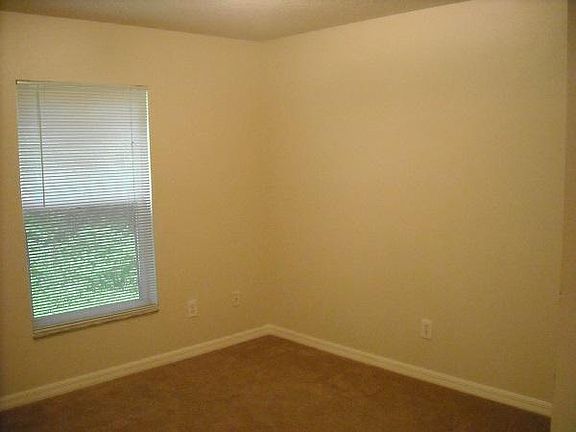 5th image of 13 Bunker Knolls Ln