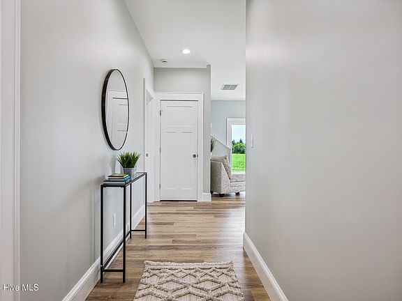 4th image of 128 Hannah Drive