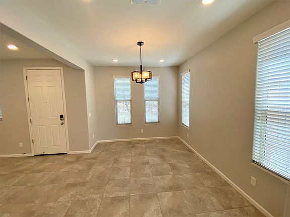 4th image of 3707 E Dogwood Dr